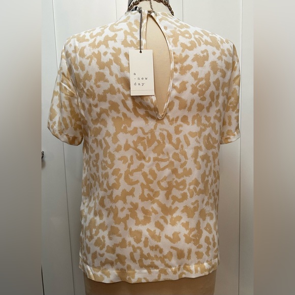 Tan & Cream Leopard Animal Print Short Sleeved Top Sz XS NEW! - Picture 3 of 3
